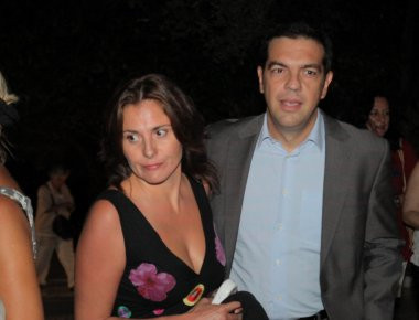 Στις Πρέσπες για συναυλία ο πρωθυπουργός συνοδευόμενος από τη σύζυγο του (βίντεο)